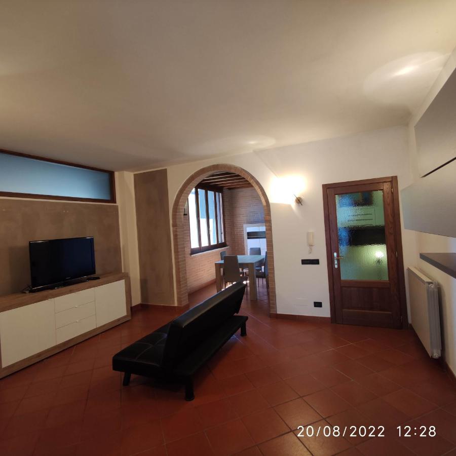 M & M Pinzi Suite Apartment Montepulciano Stazione Exterior photo